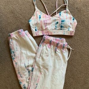 old navy sports bra and joggers set